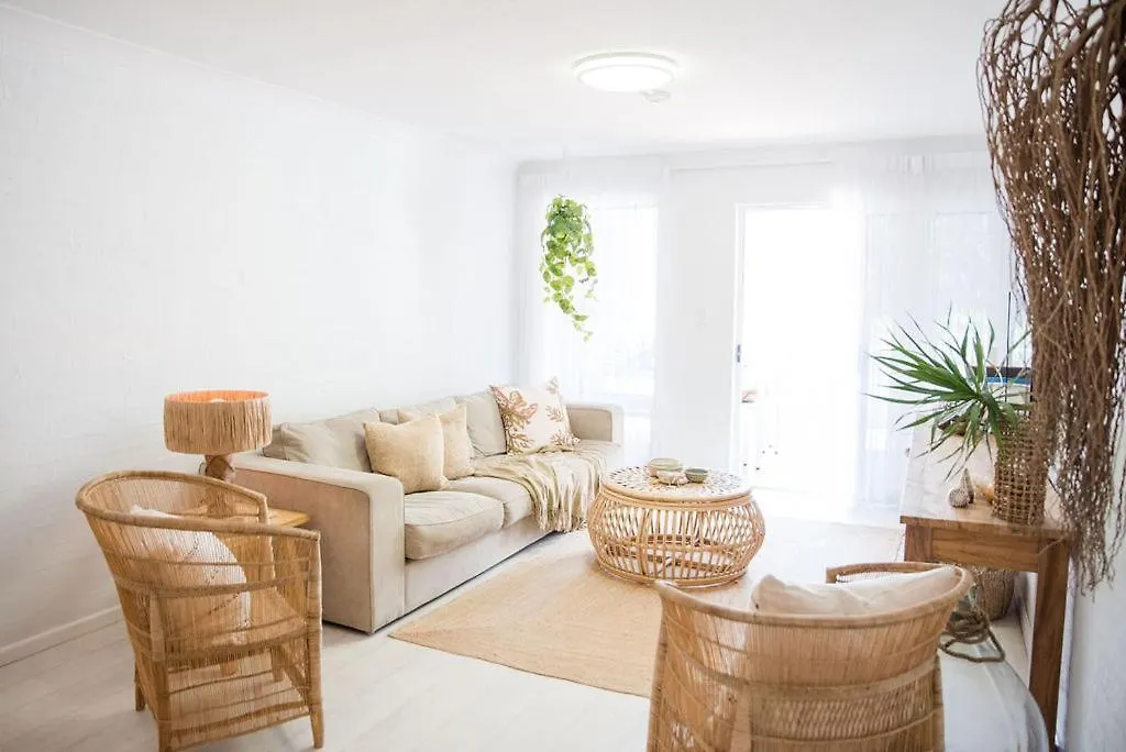 Byron Bay Accom Unit 3 34 Kendall Street - Three By The Sea Apartment Australia