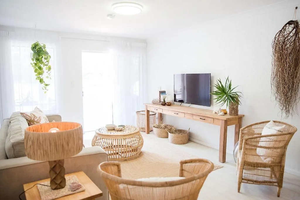 Byron Bay Accom Unit 3 34 Kendall Street - Three By The Sea contacts