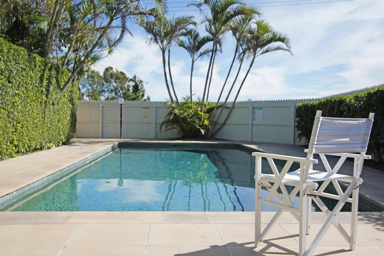 Byron Bay Accom Unit 3 34 Kendall Street - Three By The Sea Apartment
